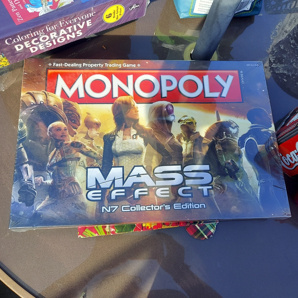 Monopoly Mass Effect N7 Collector's Edition Board Game . New ( Never Been Open)